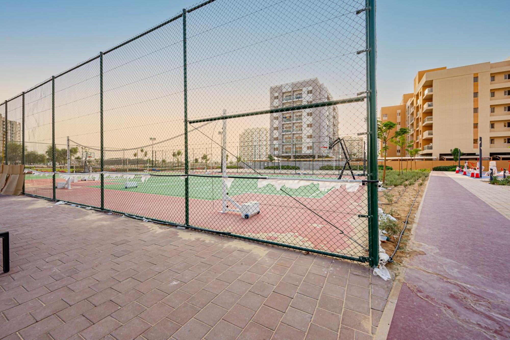 Apartment Sleek & Spacious In Dubailand