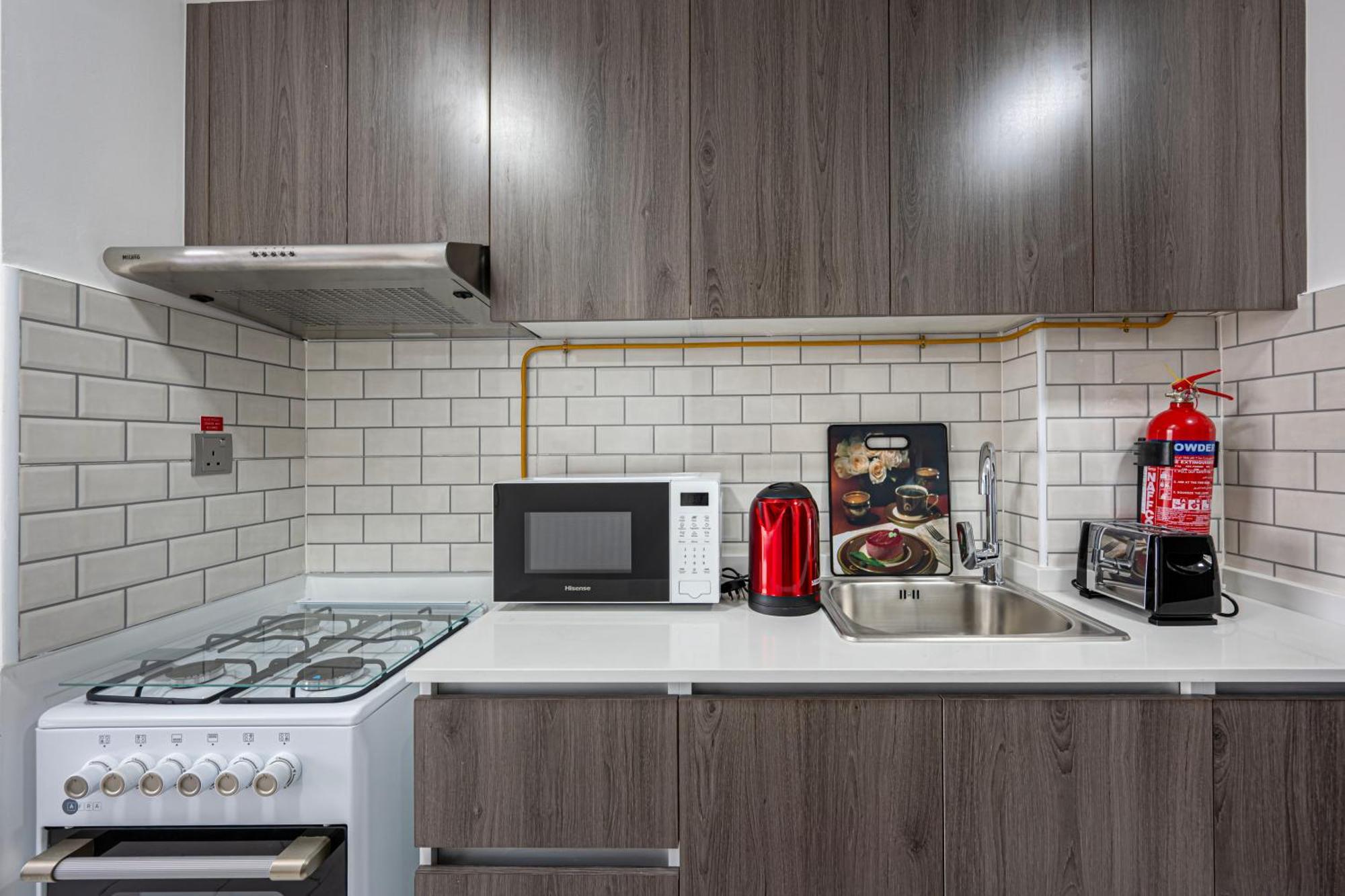 Sleek & Spacious In Dubailand Apartment